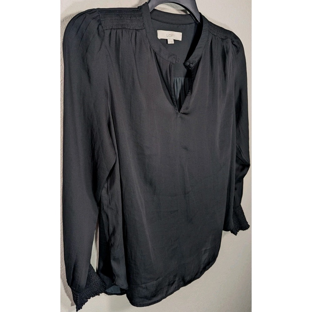 Loft Women's‎ Small Long Sleeve Blouse Top Black Smocked Shoulders